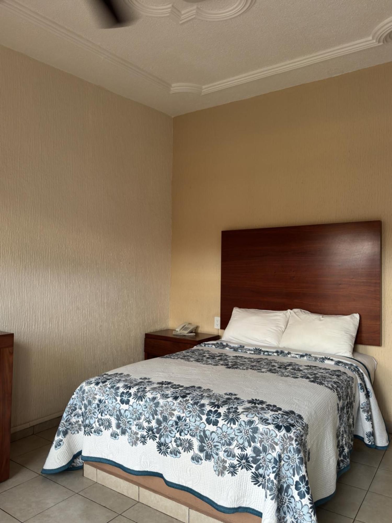 לאגוס דה מורנו Hotel Las Fuentes מראה חיצוני תמונה